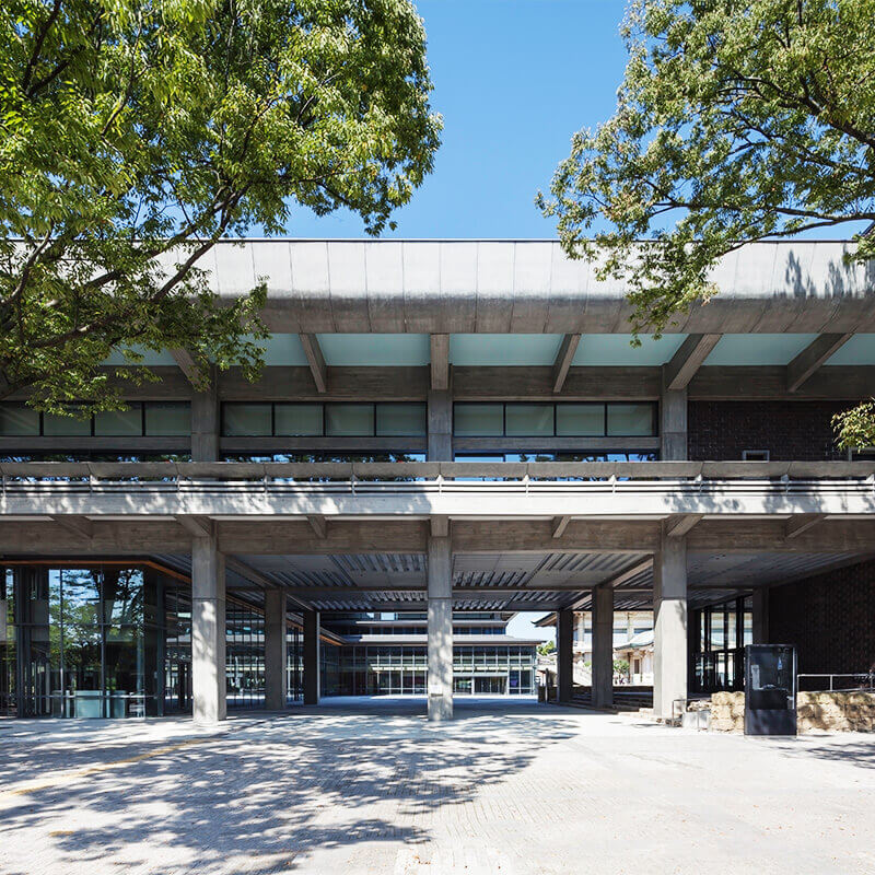 【ロームシアター京都】戦後モダニズムの傑作、巨匠・前川國男の劇場建築を劇場職員がご案内