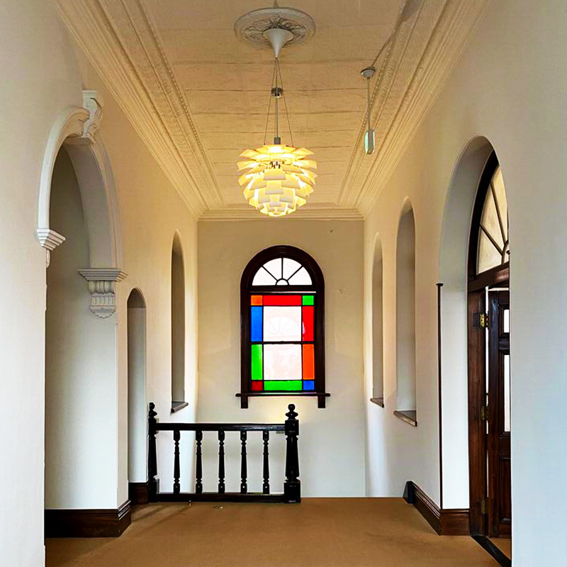 【NISSHA本館】小西館長と明治の近代化産業遺産へ、レンガ造の本館を特別案内