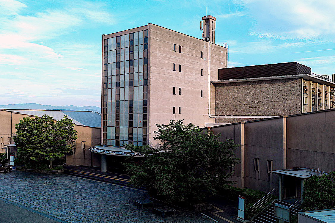 立命館大学衣笠キャンパス 以学館・末川記念会館のオーディオガイド