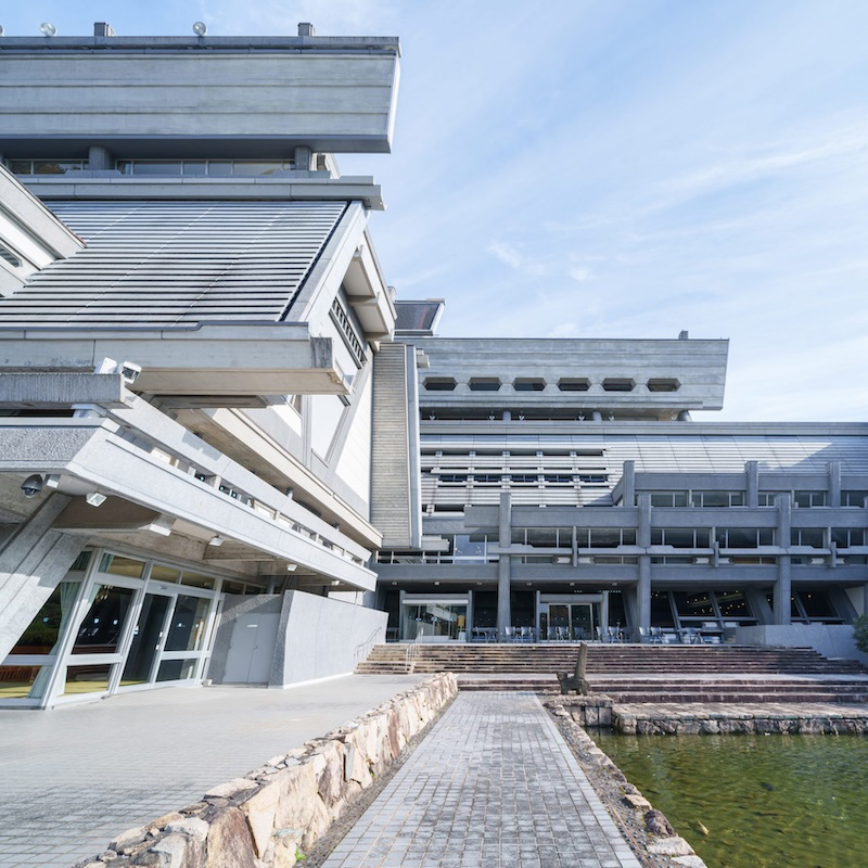 【京都国際会館】戦後モダニズムの金字塔、元大谷研究室設計担当者と徹底探検