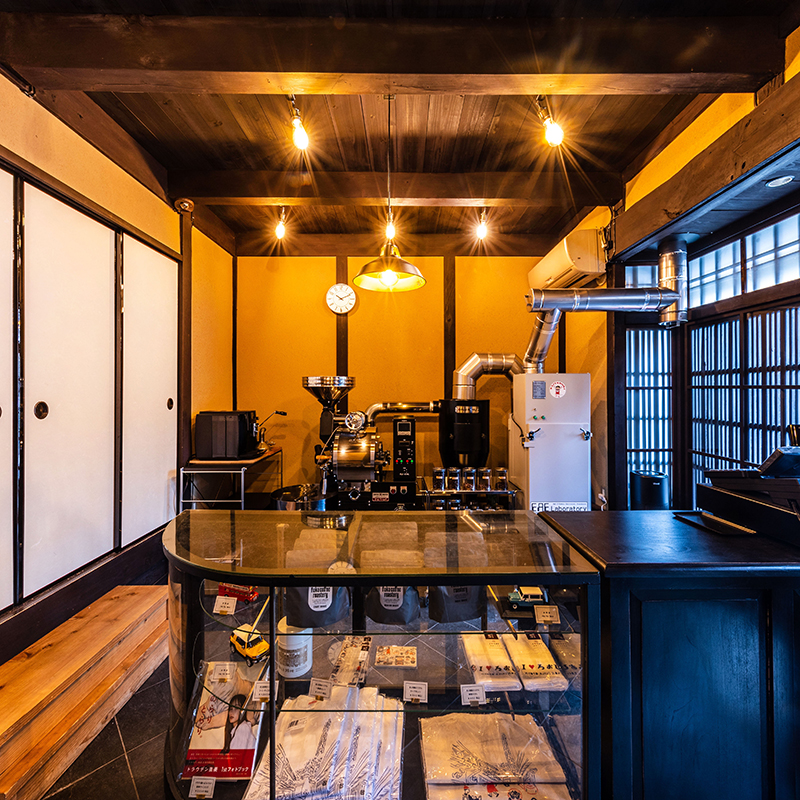 【パスポート特典】飲食代100円OFF｜あじき路地 fuku coffee roastery／fuku coffee roastery & cafe（あじき路地内・10月中旬オープン）