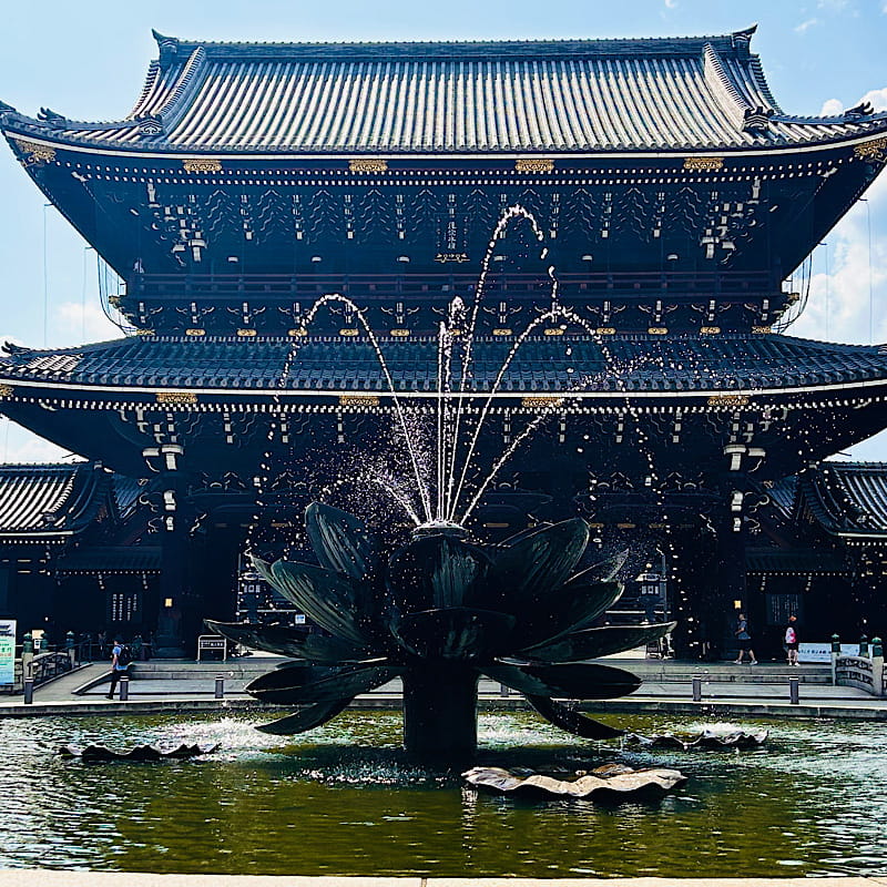 【東本願寺＆渉成園】建築史家といく本願寺水道、非公開エリア特別案内