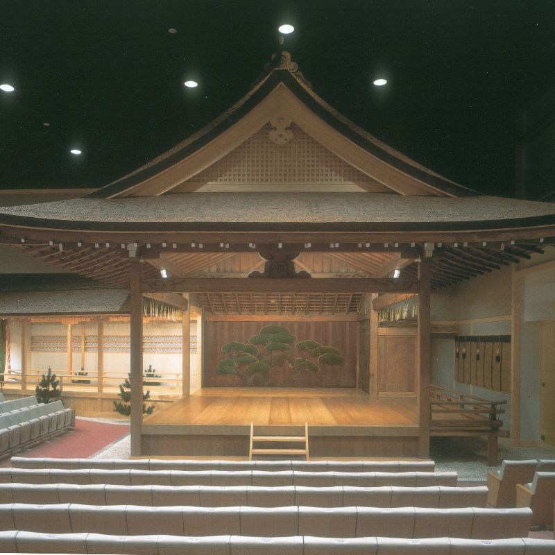 【金剛能楽堂】大江建築アトリエのモダン能楽堂＆移築した明治の能舞台、以倉さんと特別見学