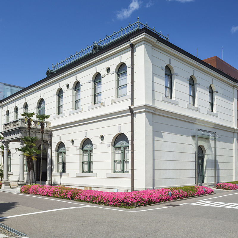 【NISSHA本館】小西館長と明治の近代化産業遺産へ、レンガ造の本館を特別案内